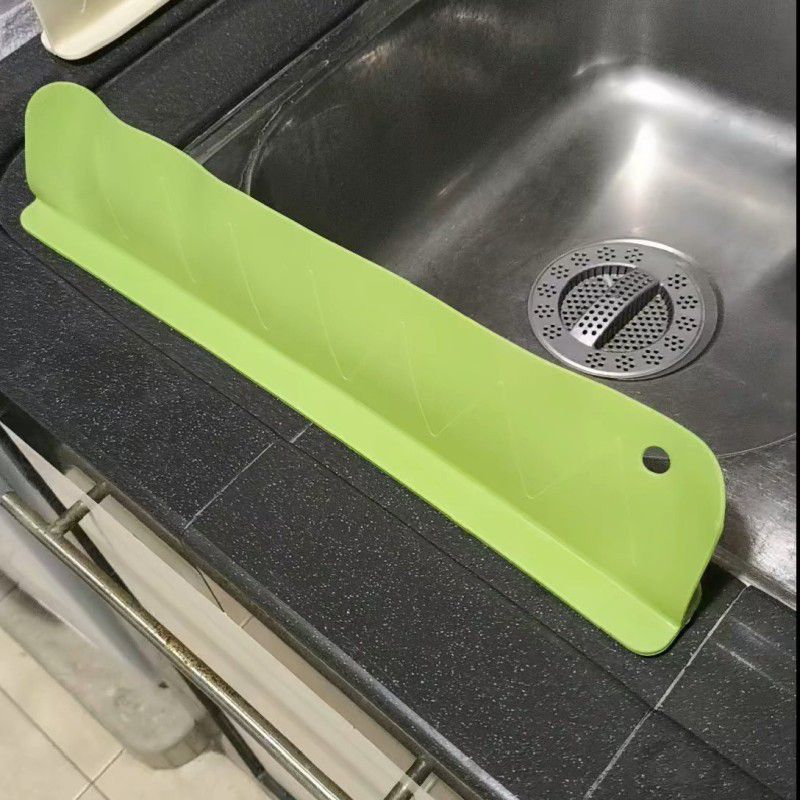 Flexible Silicone Kitchen Sink Water Splash Guard – 48cm Suction Baffle